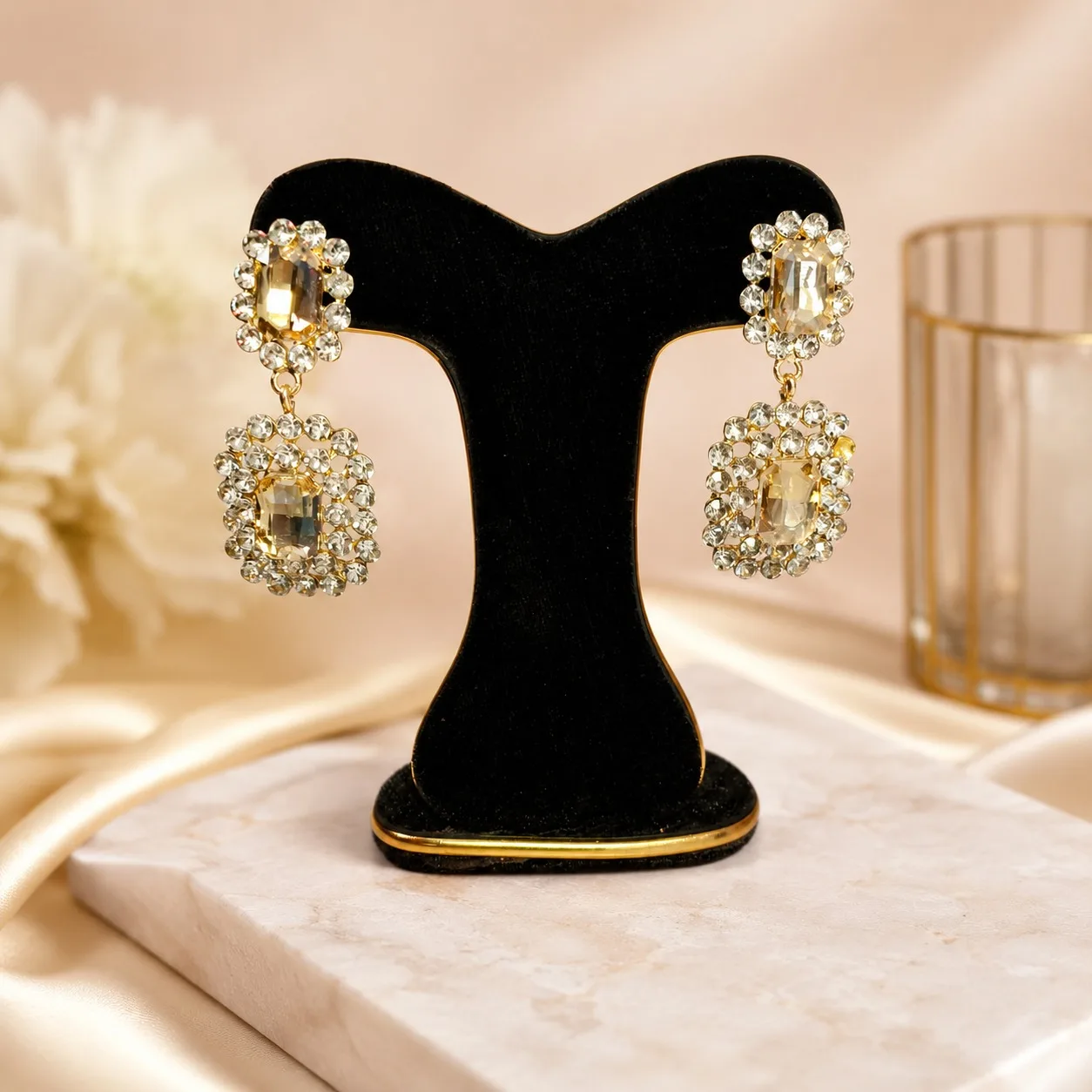 রাজকীয় ঝলমলে ক্রিস্টাল ড্রপ কানের দুল - PG SHOP