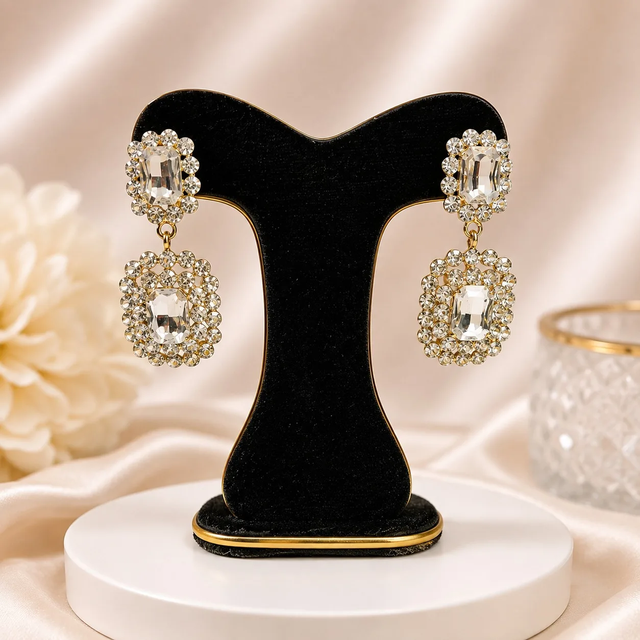 রাজকীয় ঝলমলে ক্রিস্টাল ড্রপ কানের দুল - PG SHOP
